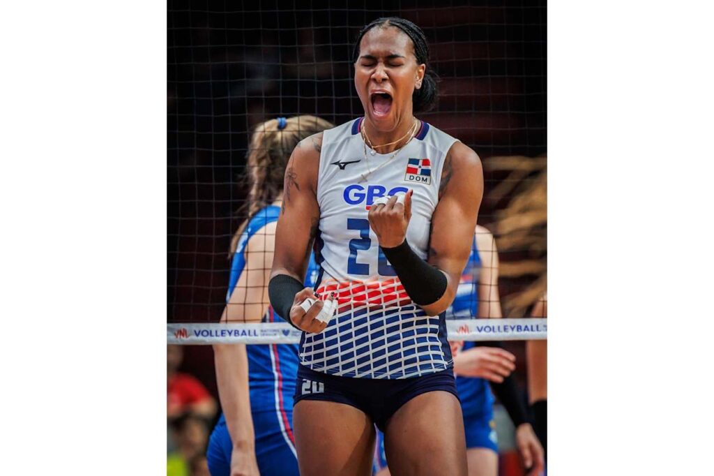 นักวอลเลย์บอลทีมชาติไทยและโดมินิกันเตรียมลงสนามใน VNL 2025 สนาม 3 ณ สหรัฐอเมริกา