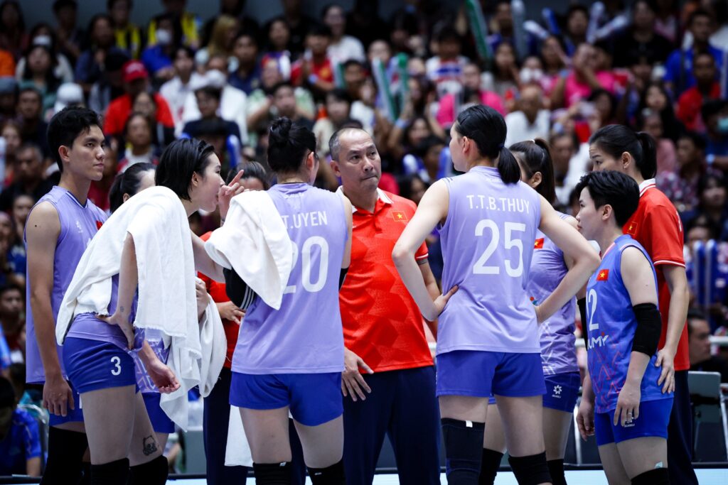 โค้ชเวียดนามโวย VAR หลังแพ้ไทยใน SEA V League 2025