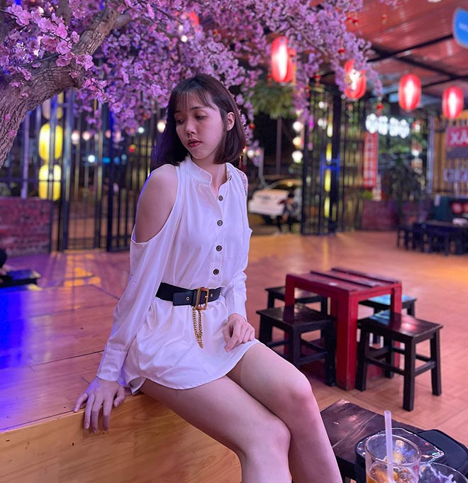 ลี ถิ ลูเยน (Lý Thị Luyến) ส่วนสูง 195 ซม. สวมชุดวอลเลย์บอลทีมชาติเวียดนาม