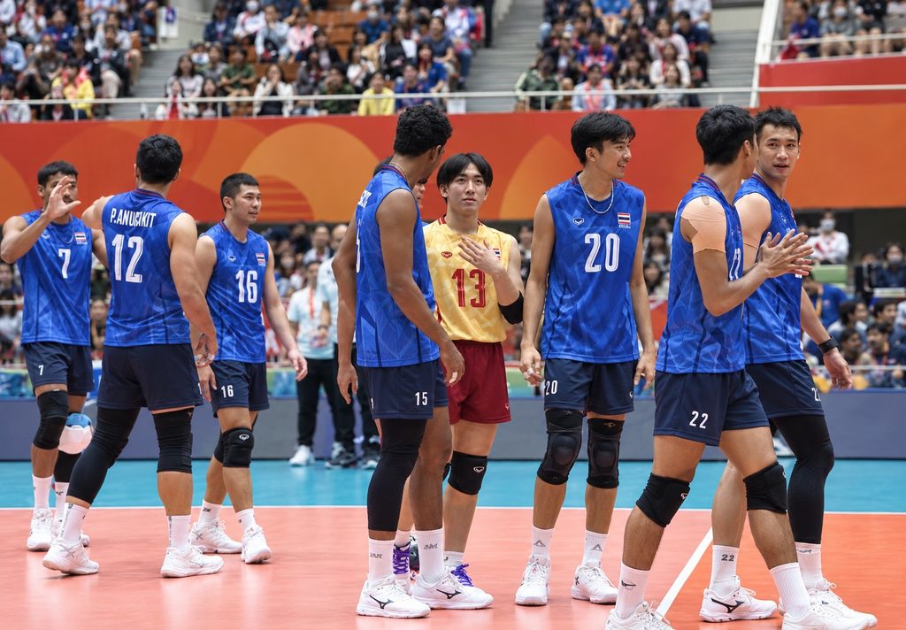 วอลเลย์บอลชายทีมชาติไทยฉลองชัยชนะเหนือคีร์กีซสถาน 3-0 เซต ในเอเชียนเกมส์ 2026 พร้อมลุ้นผลคู่ระหว่างอินโดนีเซียกับอิหร่านเพื่อโอกาสผ่านเข้าสู่รอบต่อไป